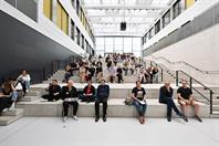 On 14 May 2022, Hochschule Düsseldorf – University of Applied Sciences (HSD) could finally celebrate its 50th anniversary – and the response exceeded everything all organisers had hoped for: Several thousand people came to celebrate during the day and well into the night, creating a unique atmosphere on campus and enjoying wonderful weather.